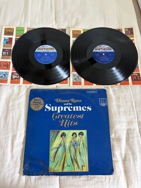 Diana Ross & The Supremes Greatest Hits - Blue Vinyl Album Cover